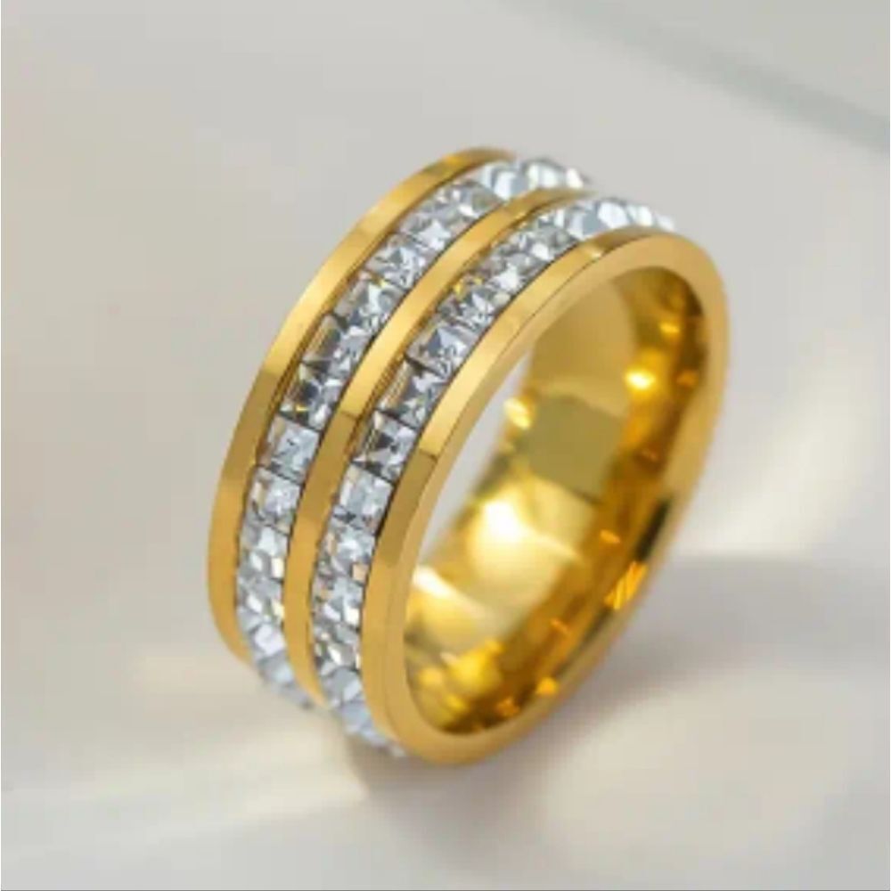 Diamond engagement ring